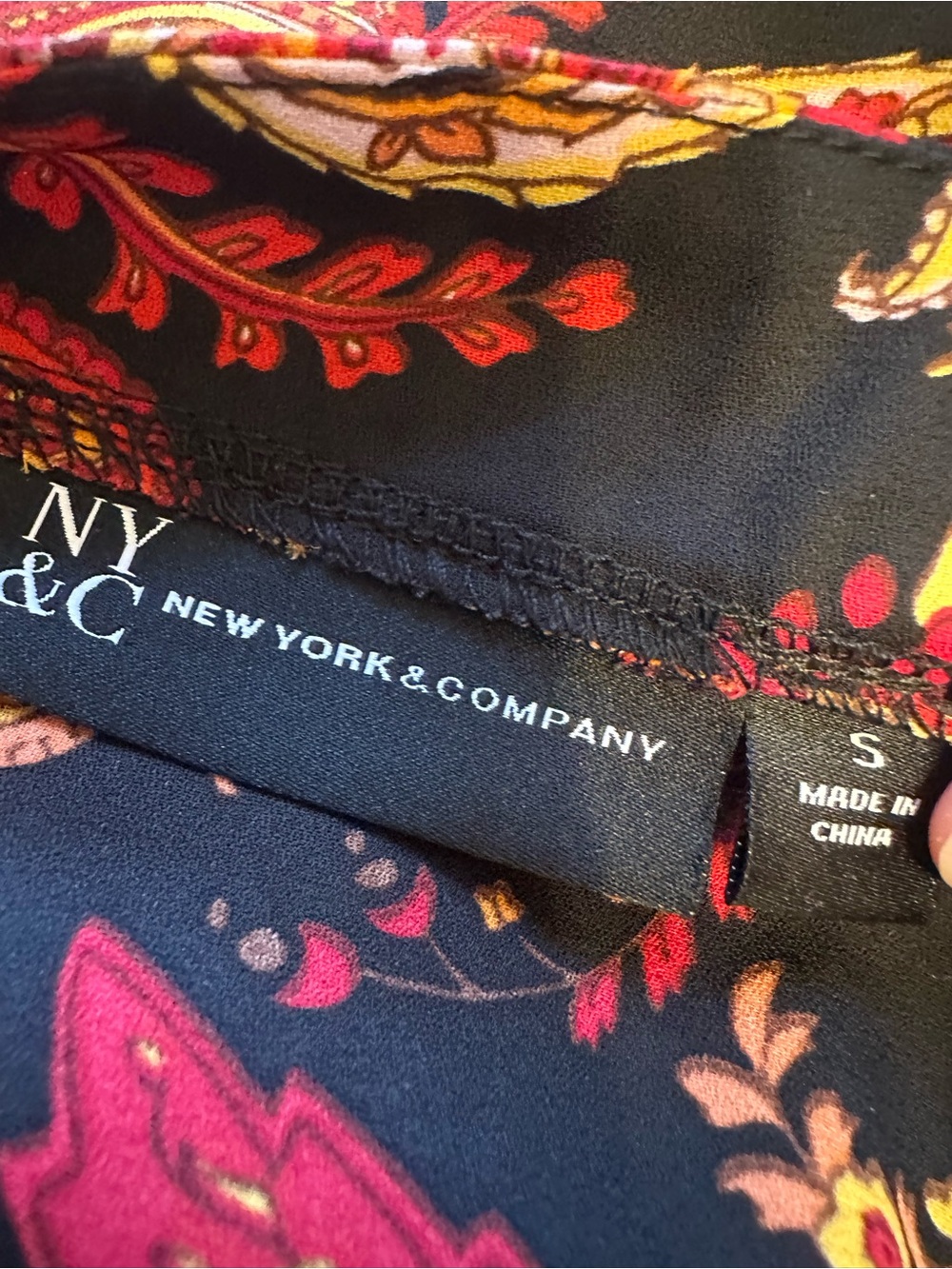 New York & Company Paisley Surplice Blouse Small Black Red Long Sleeve Boho - Picture 8 of 9